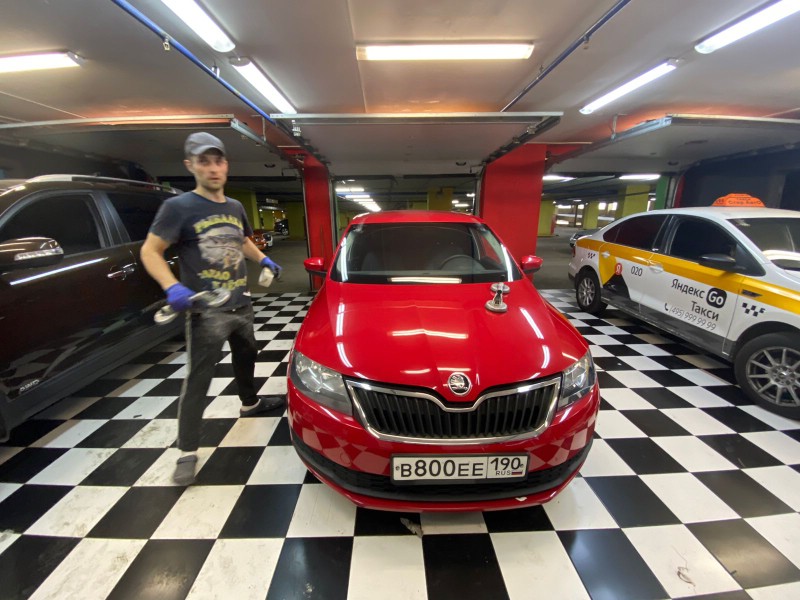 Замена лобового стекла Skoda rapid