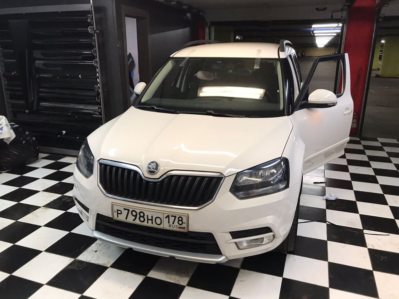 Замена лобового стекла Skoda Yeti