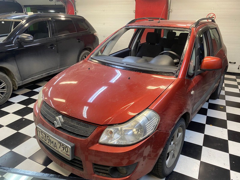 Замена лобового стекла Suzuki SX4