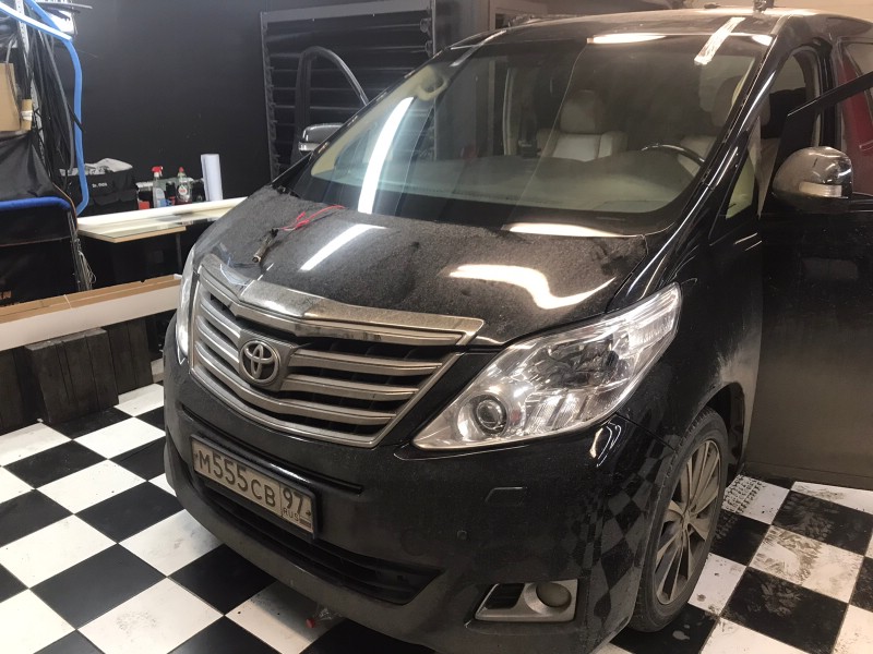 Замена лобового стекла Toyota Aphard