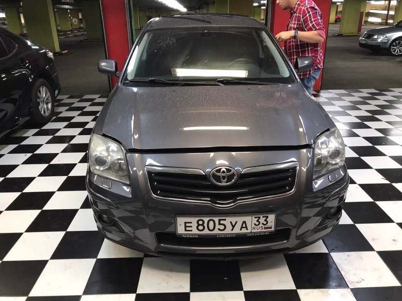 Замена лобового стекла Toyota Avensis