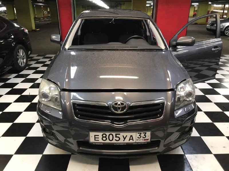 Замена лобового стекла Toyota Avensis