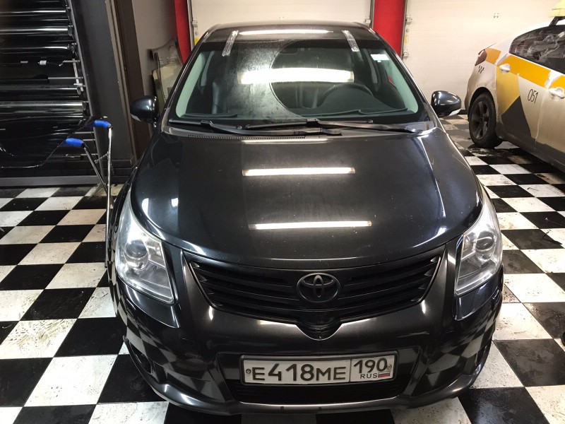 Замена лобового стекла Toyota Avensis