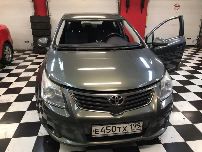Замена лобового стекла Toyota Avensis