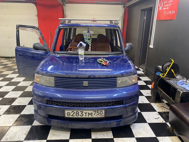 Замена лобового стекла Toyota BB