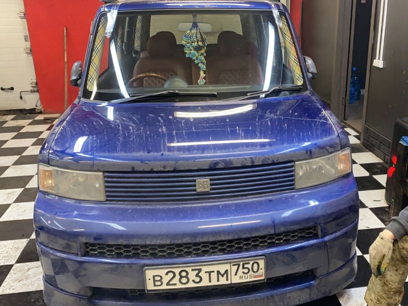 Замена лобового стекла Toyota BB