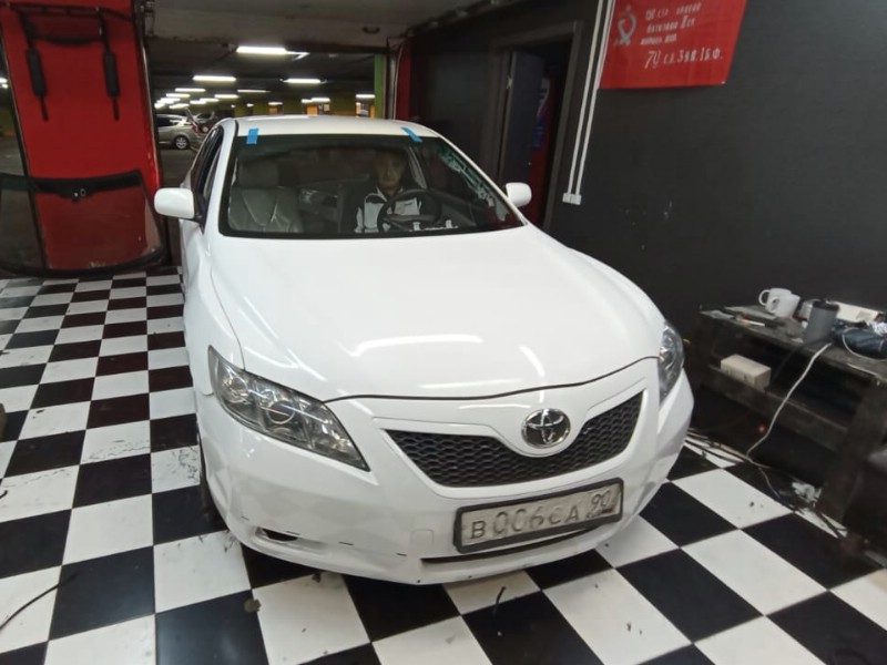 Замена лобового стекла Toyota Camry