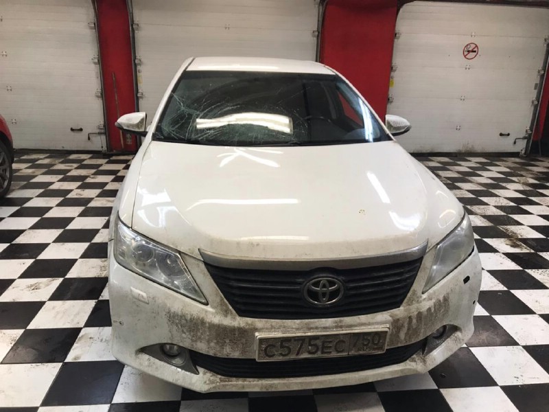 Замена лобового стекла Toyota Camry