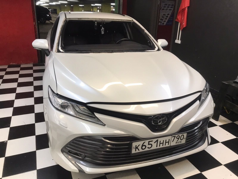 Замена лобового стекла Toyota Camry