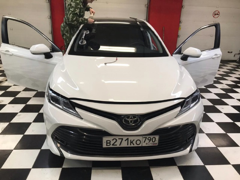Замена лобового стекла Toyota Camry