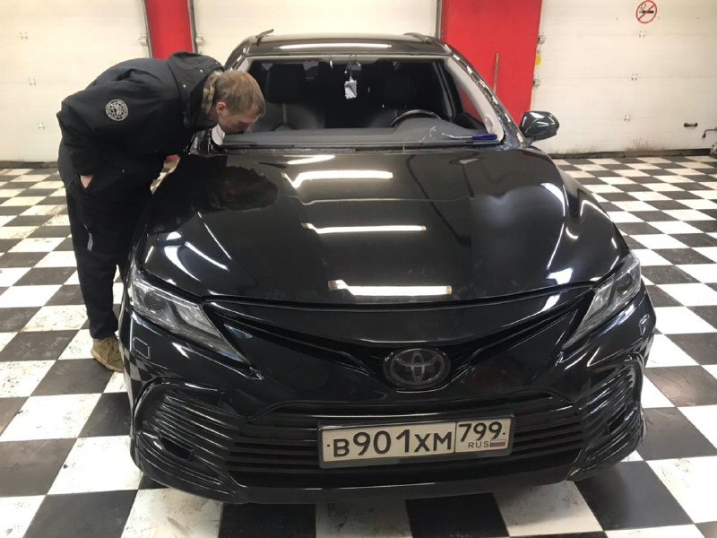 Замена лобового стекла Toyota Camry