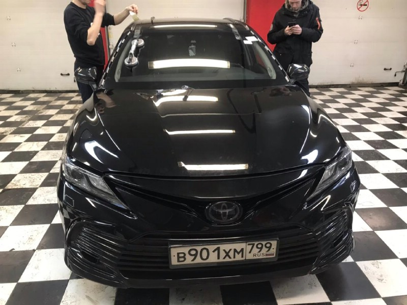 Замена лобового стекла Toyota Camry