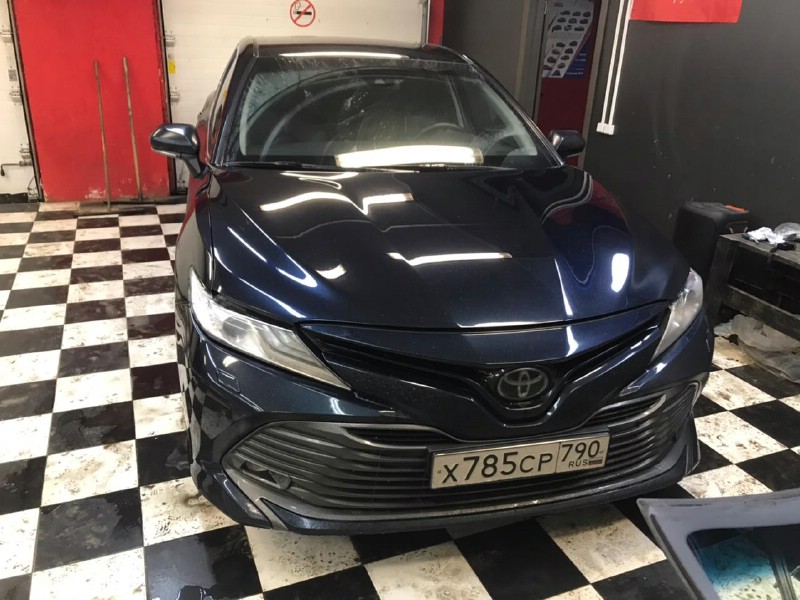 Замена лобового стекла Toyota Camry