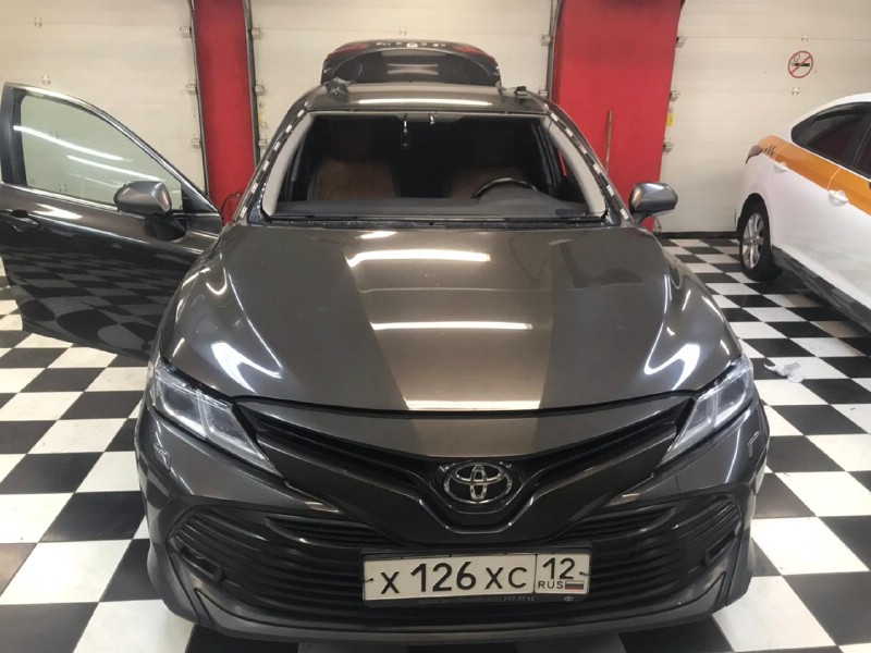 Замена лобового стекла Toyota Camry