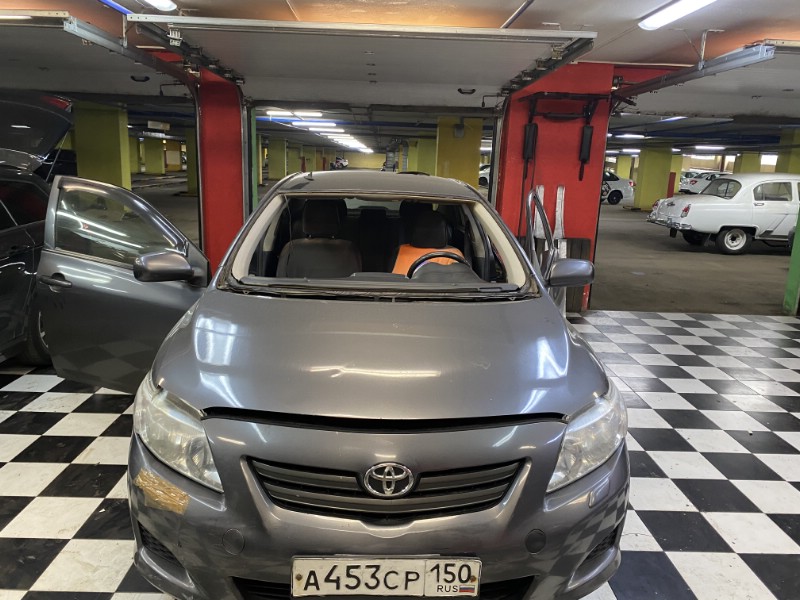 Замена лобового стекла Toyota Corolla