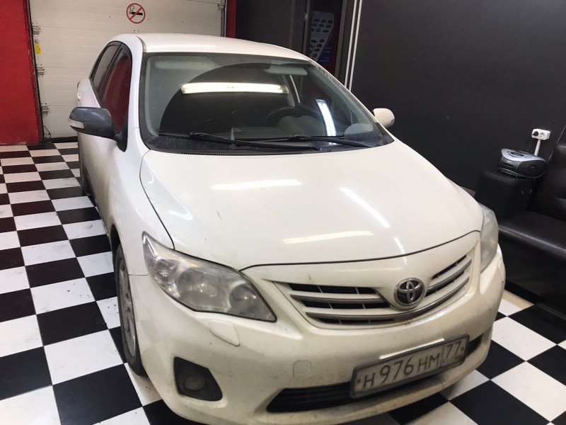 Замена лобового стекла Toyota Corolla