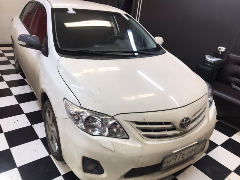 Замена лобового стекла Toyota Corolla