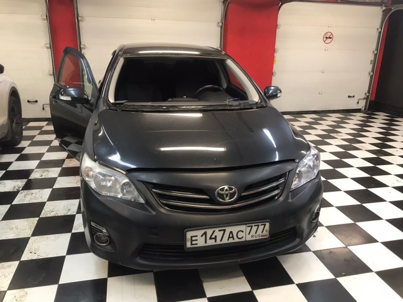 Замена лобового стекла Toyota Corolla