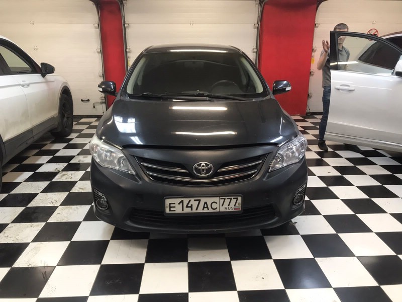 Замена лобового стекла Toyota Corolla