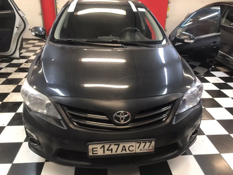 Замена лобового стекла Toyota Corolla