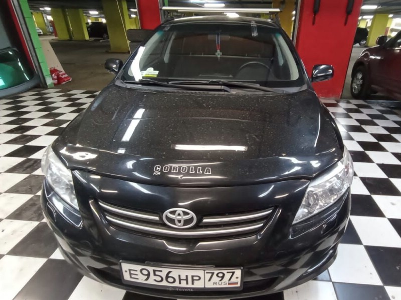 Замена лобового стекла Toyota Corolla