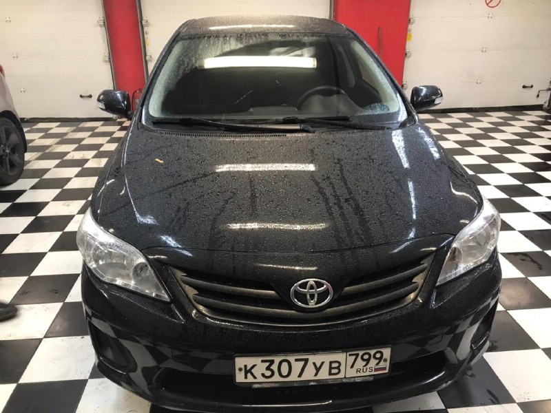 Замена лобового стекла Toyota Corolla