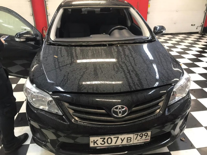 Замена лобового стекла Toyota Corolla