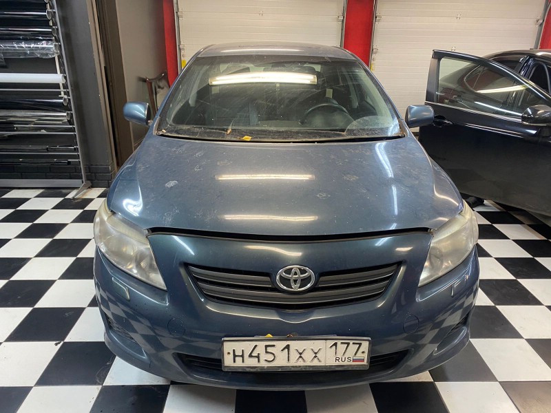 Замена лобового стекла Toyota Corolla