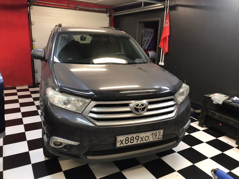 Замена лобового стекла Toyota Higlander