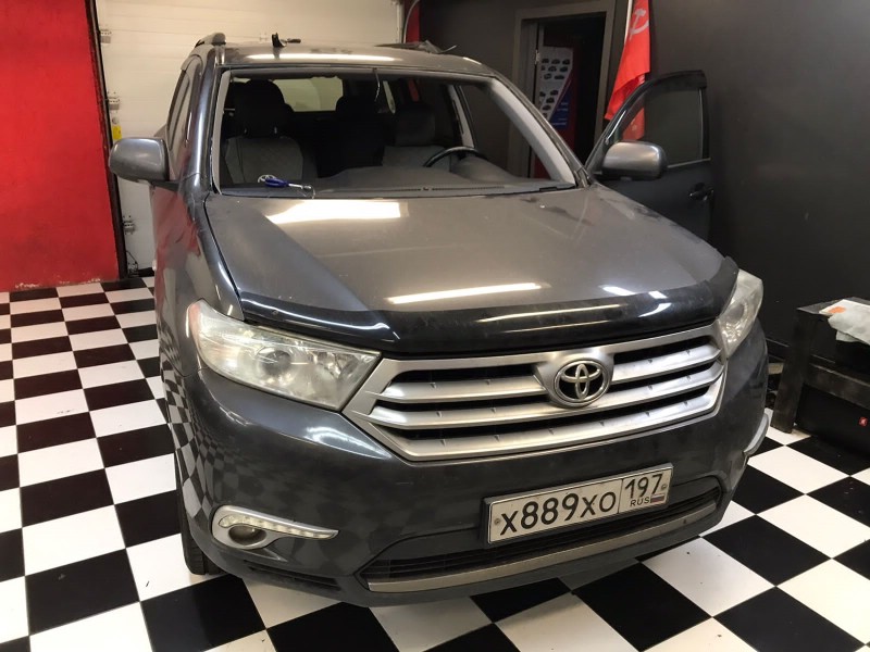 Замена лобового стекла Toyota Higlander