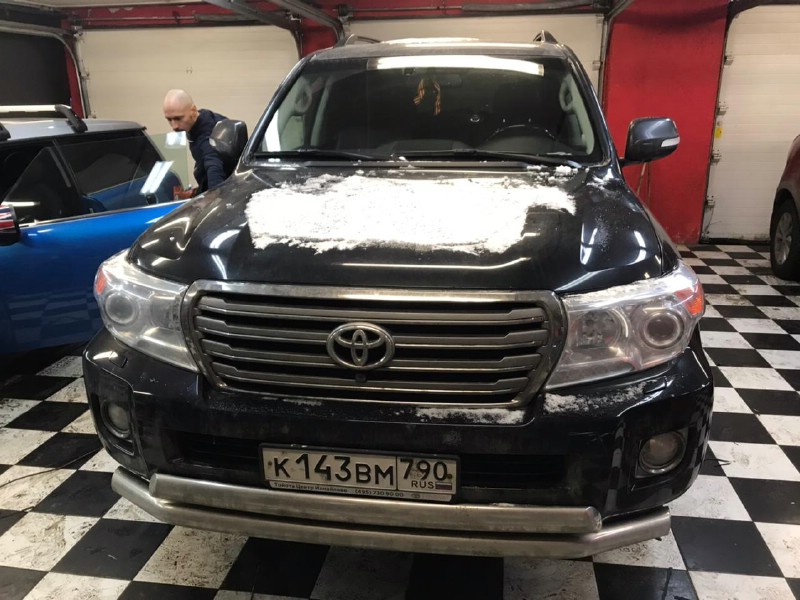 Замена лобового стекла Toyota Land Cruiser 200