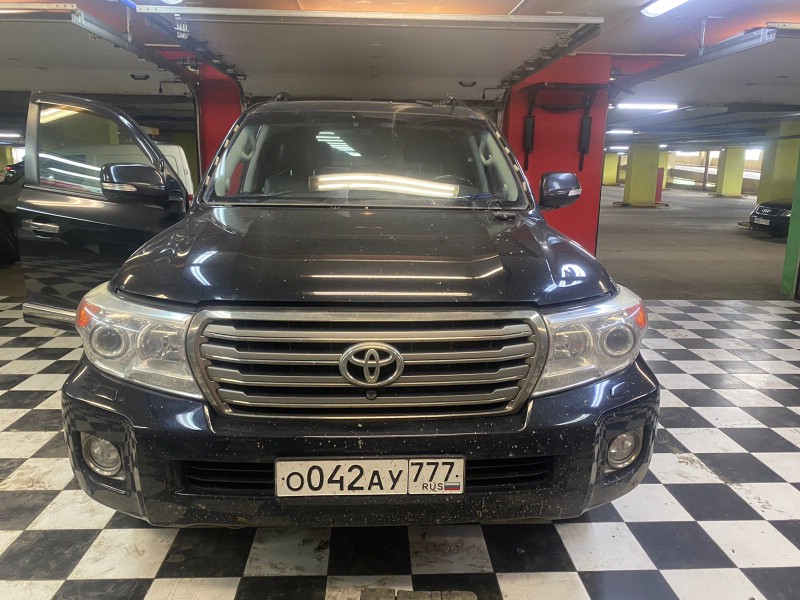 Замена лобового стекла Toyota Land Cruiser 200