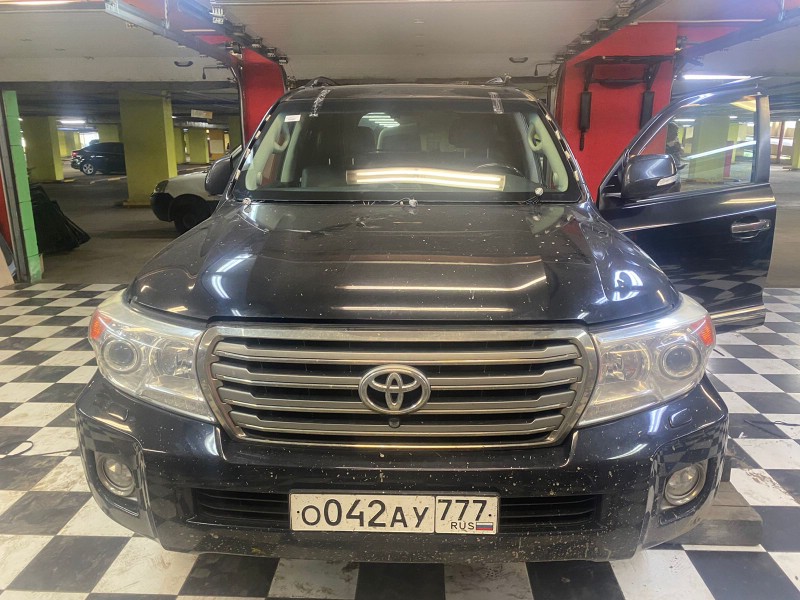 Замена лобового стекла Toyota Land Cruiser 200