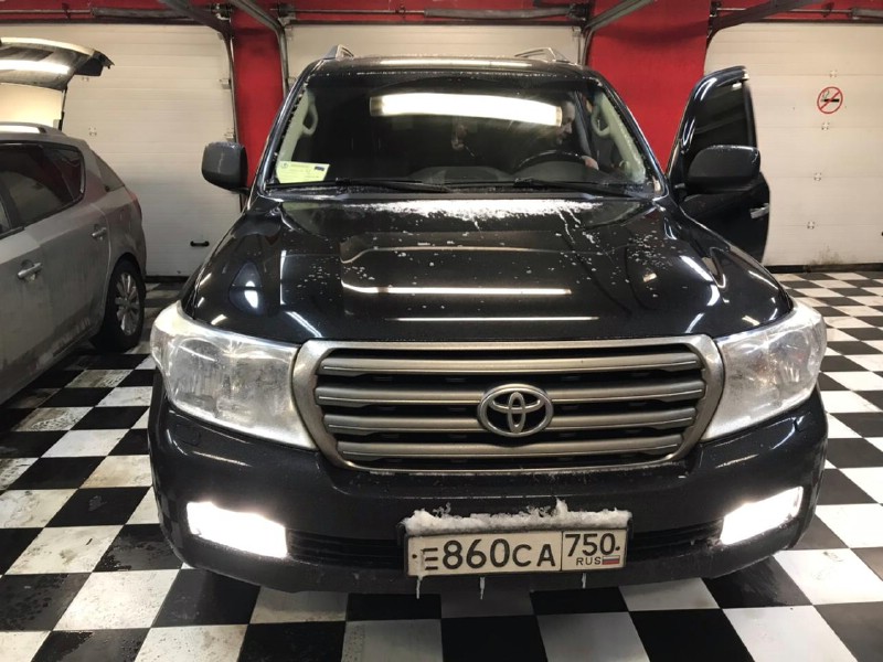 Замена лобового стекла Toyota Land Cruiser 200