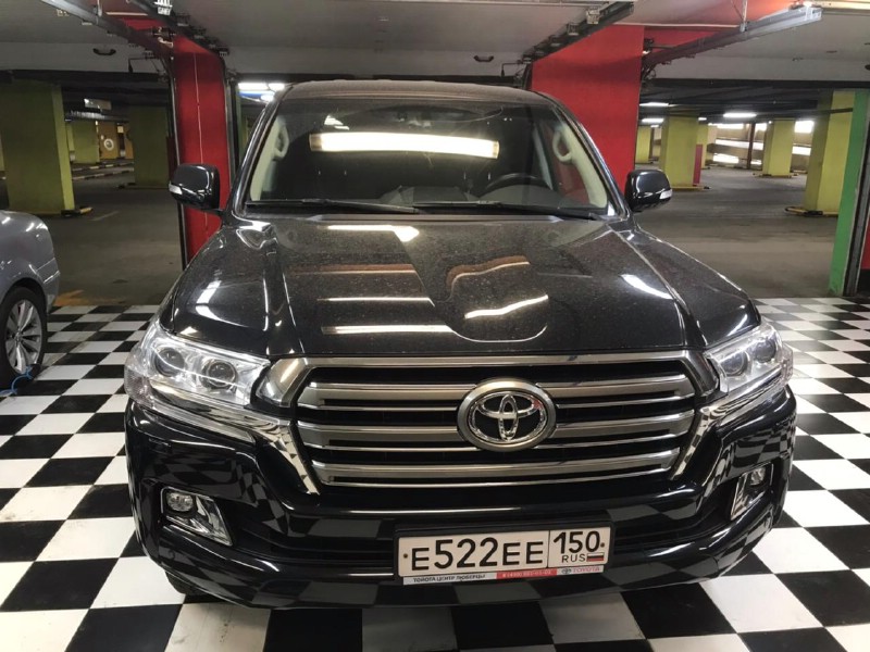 Замена лобового стекла Toyota Land Cruiser 200