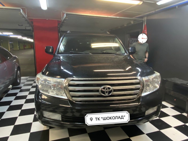 Замена лобового стекла Toyota Land Cruiser 200
