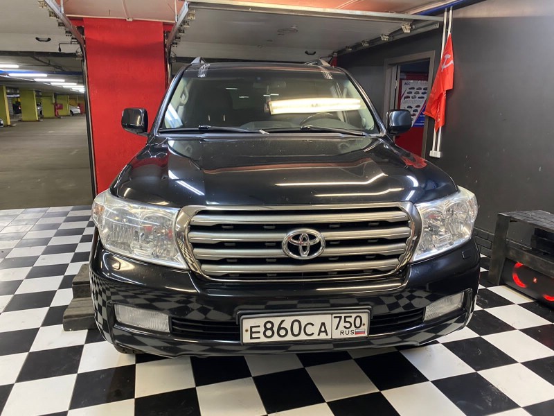 Замена лобового стекла Toyota Land Cruiser 200