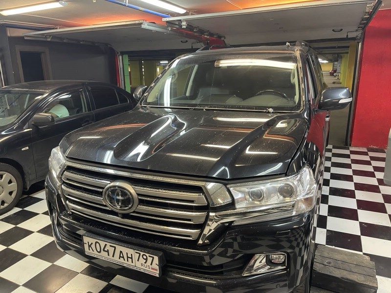Замена лобового стекла Toyota Land Cruiser 200