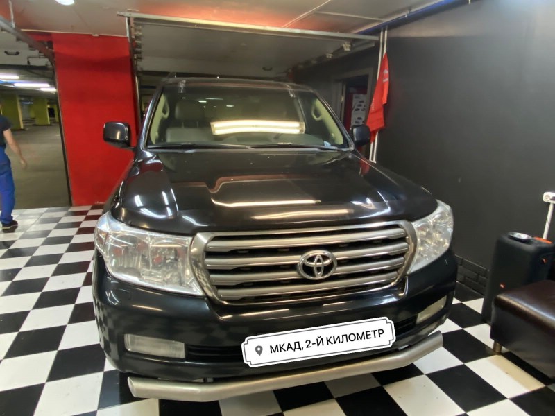 Замена лобового стекла Toyota Land Cruiser 200