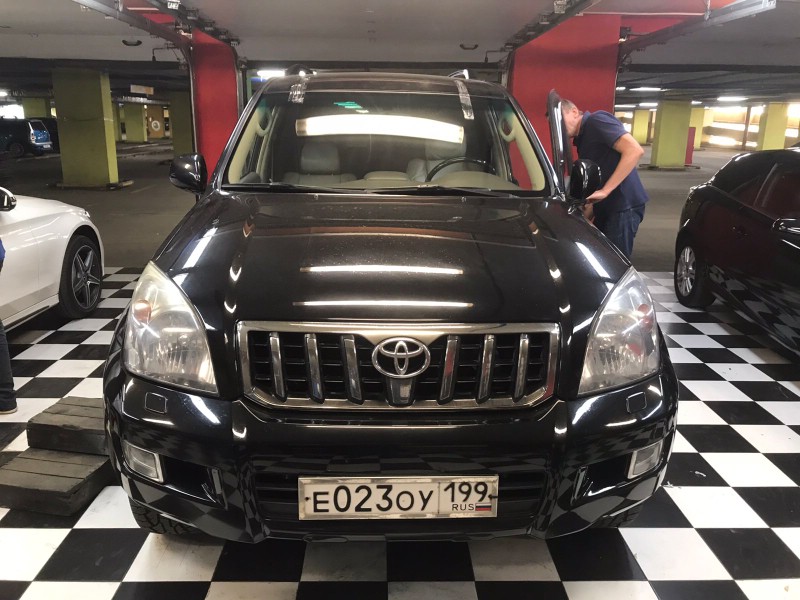 Замена лобового стекла Toyota Land Cruiser Prado 120