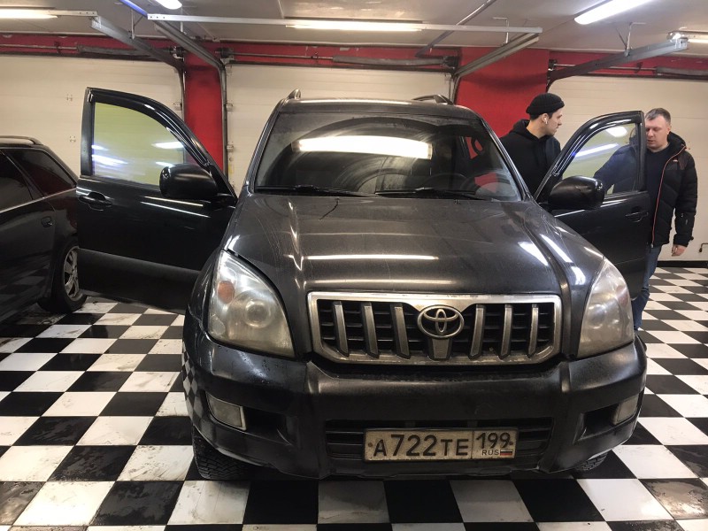 Замена лобового стекла Toyota Land Cruiser Prado 120