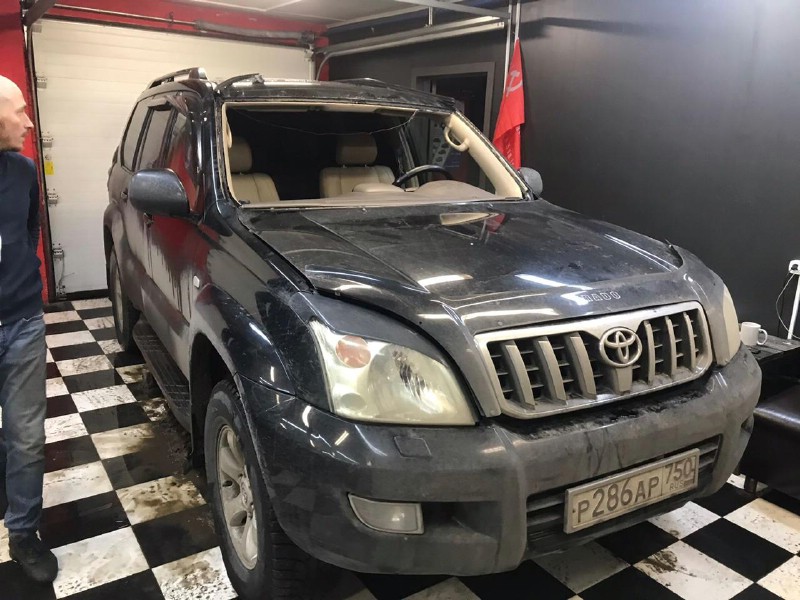 Замена лобового стекла Toyota Land Cruiser Prado 120