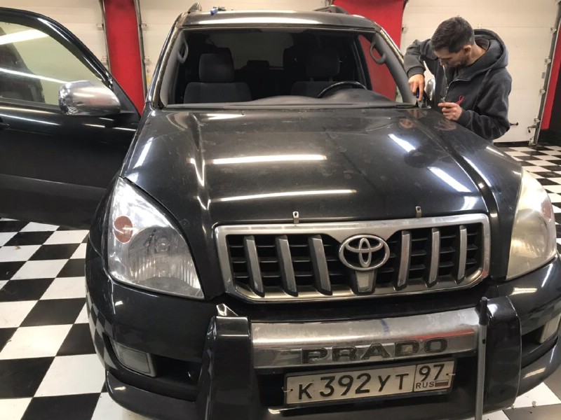 Замена лобового стекла Toyota Land Cruiser Prado 120