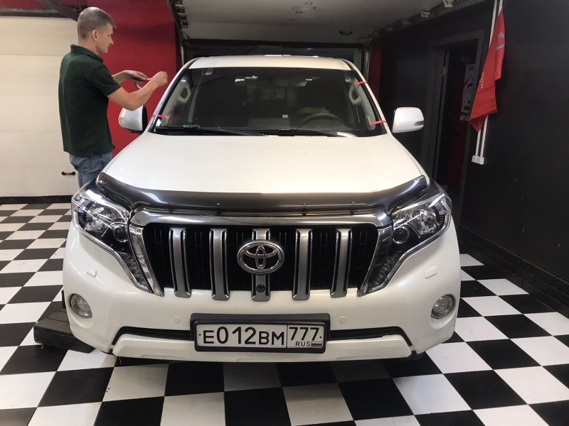 Замена лобового стекла Toyota Land Cruiser Prado