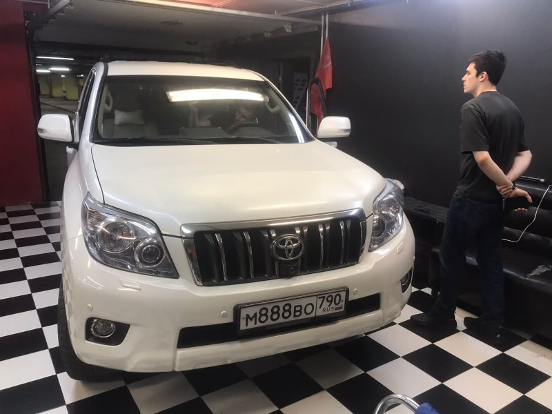 Замена лобового стекла Toyota Land Cruiser Prado