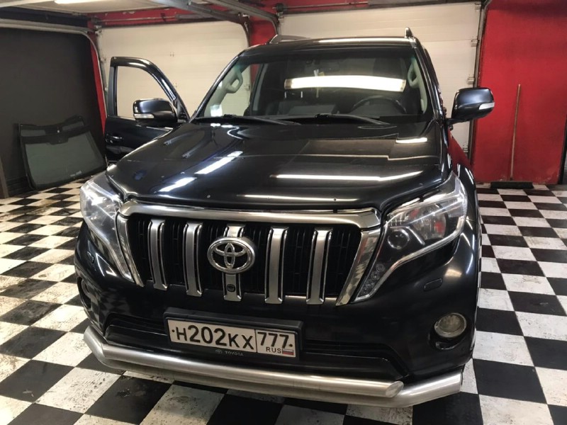 Замена лобового стекла Toyota Land Cruiser Prado