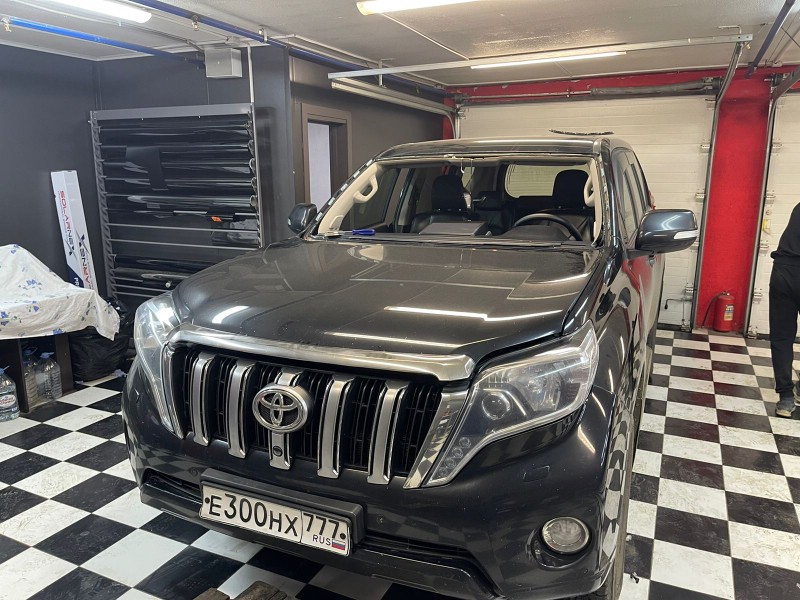 Замена лобового стекла Toyota Land Cruiser Prado