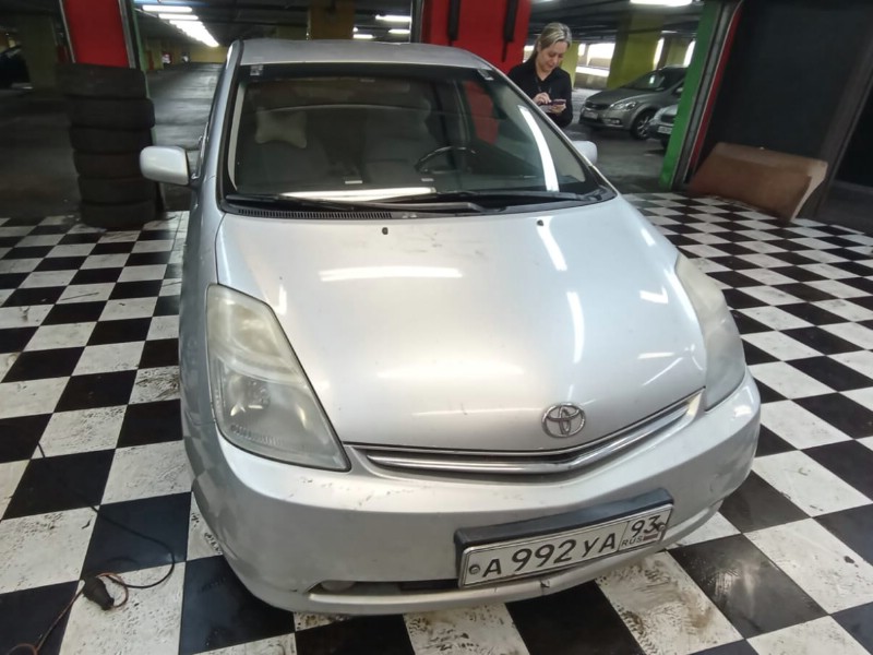 Замена лобового стекла Toyota Prius