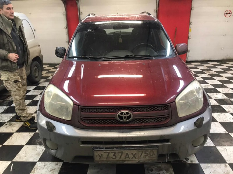Замена лобового стекла Toyota Rav4