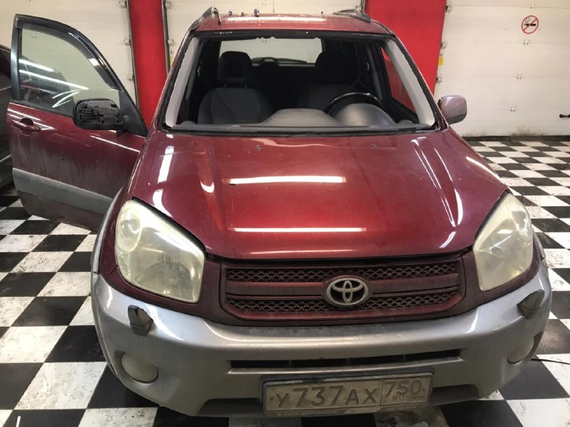 Замена лобового стекла Toyota Rav4